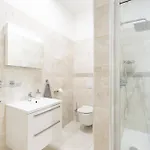 Scenic View - Sauna - Spacious 아파트 Vagashuta