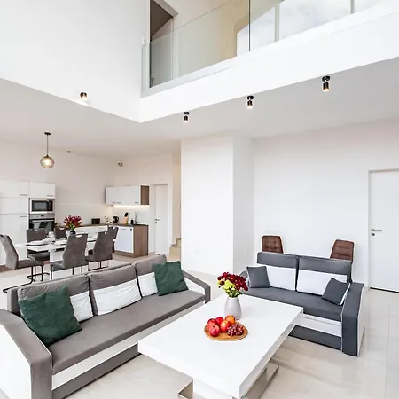 Scenic View - Sauna - Spacious