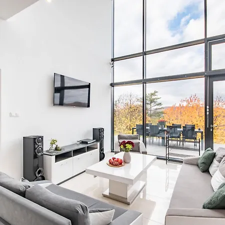 Scenic View - Sauna - Spacious