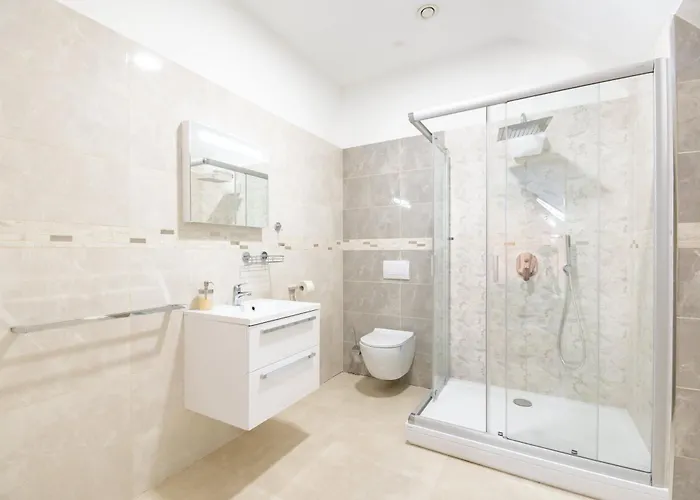 Scenic View - Sauna - Spacious דירה